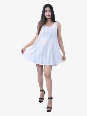 White Straight Plain Embroidery Crop Top Product Image 1